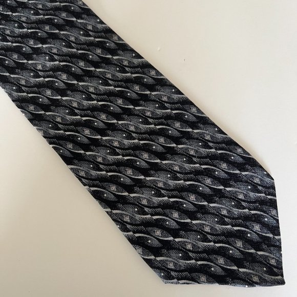 HAGGAR 100% Imported Silk Extra Long Tie EUC - Picture 1 of 3